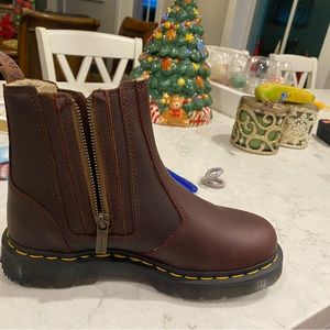 These are super cute brand new with tags and box I just don’t wear them